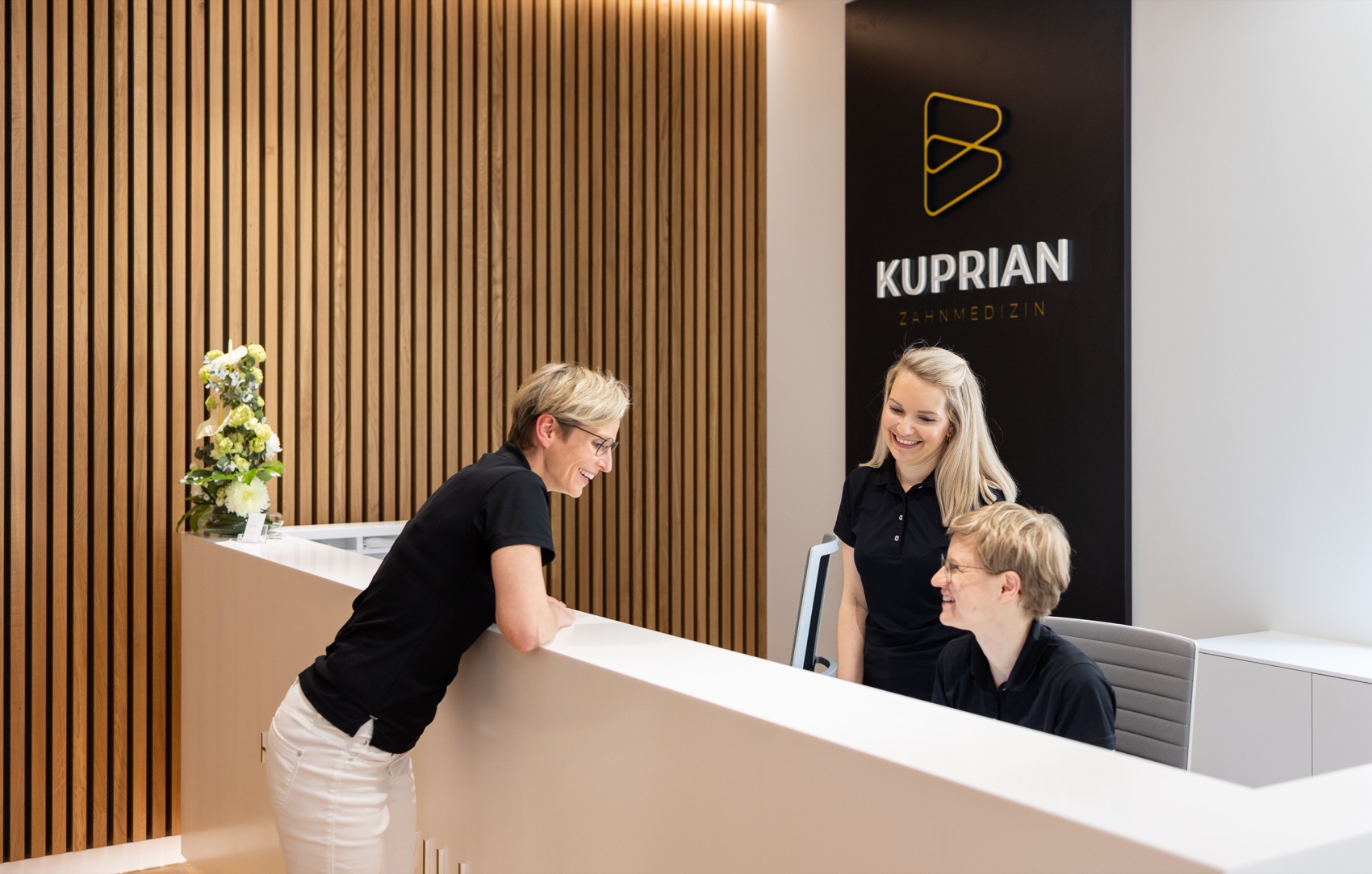 Unser Team am Empfang der Kuprian Zahnmedizin